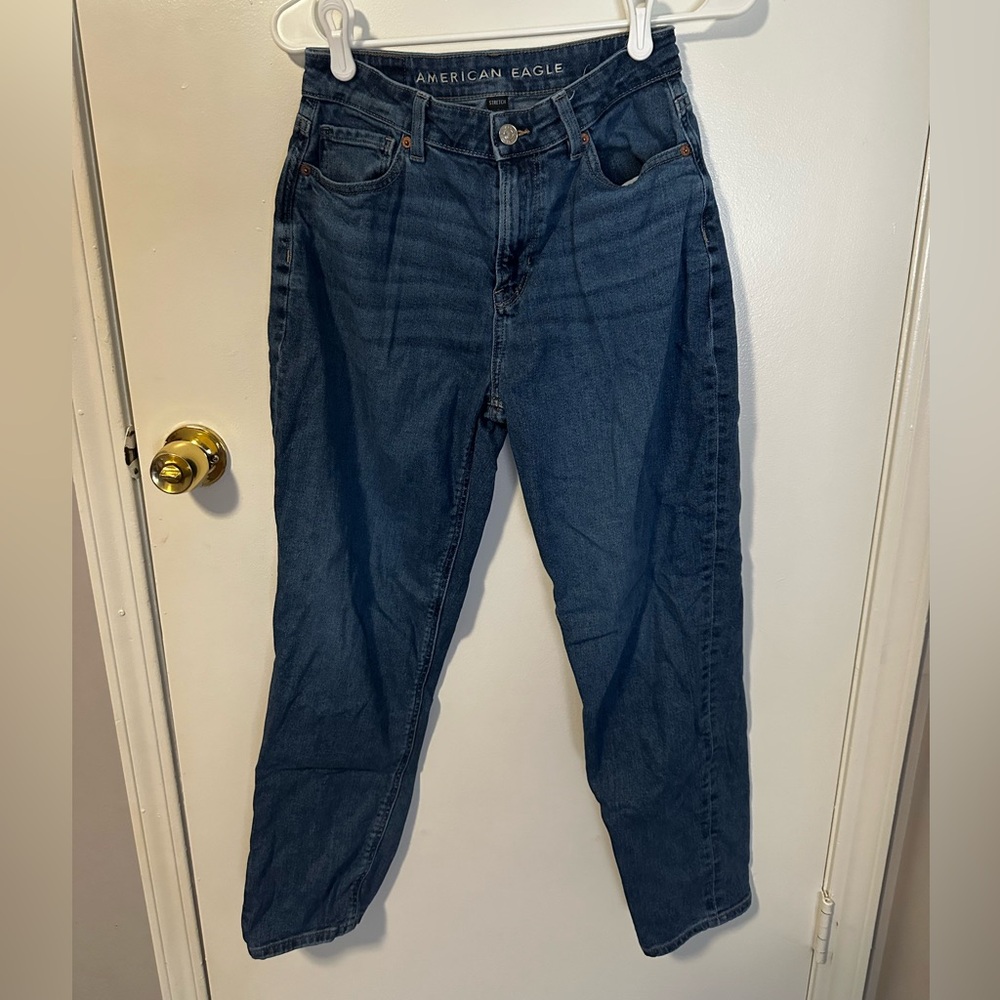 American Eagle, Mom jeans